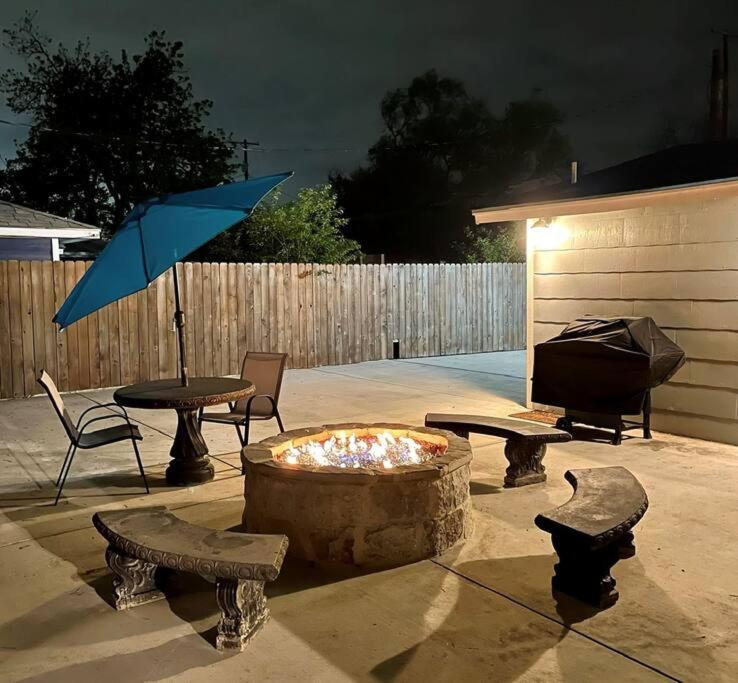 Cozy Haus Relaxing 'Home Base' Wifi Location Close To Town And Rivers, Schlitterbahn, Gruene Нью Браунфелс Экстерьер фото